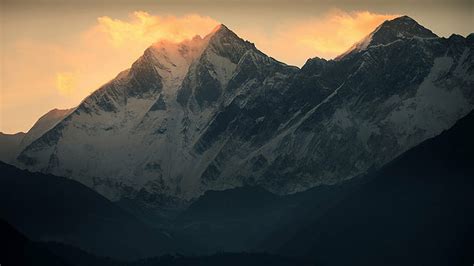 Brume Hills 에베레스트 산 산 Hd 배경 화면 Wallpaperbetter