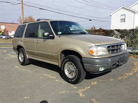 — after having my '96 for 5 years, it and it being my first no great changes were made to the 2000 ford explorer; 2000 Ford Explorer - Pictures - CarGurus