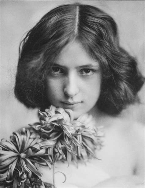 Extraordinary Portraits Of A Very Young Evelyn Nesbit Taken By Rudolf