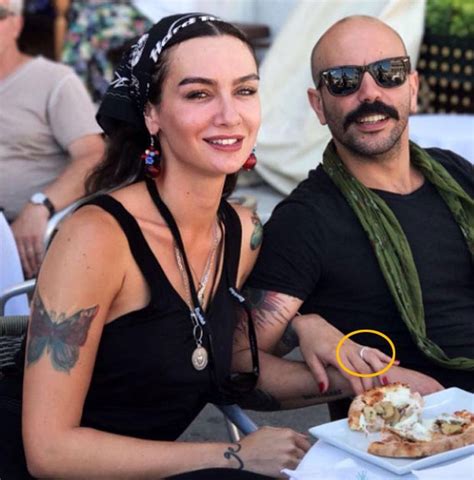Check spelling or type a new query. Birce Akalay 'üçüncü kez evlendi' iddiası - Magazin Haberleri