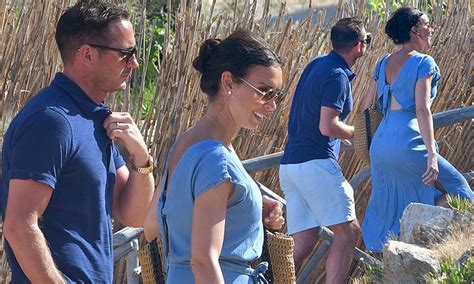 Christine Lampard Enjoys An Alfresco Lunch On The Beach With Husband Frank In St Tropez