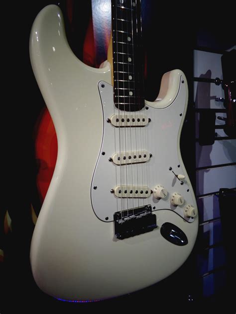 Thank you for your business. Used 2004 Fender Jeff Beck Signature Stratocaster in ...