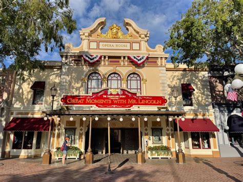 Photos Video Great Moments With Mr Lincoln Reopens At Disneyland Wdw News Today