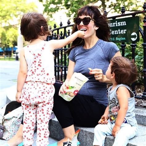 Naomi Davis Mamas Of Instagram 10 Bloggers Who Capture Parenthood