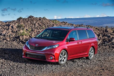 Otherwise it's a leader in power and durability. TOYOTA Sienna specs & photos - 2014, 2015, 2016, 2017 ...