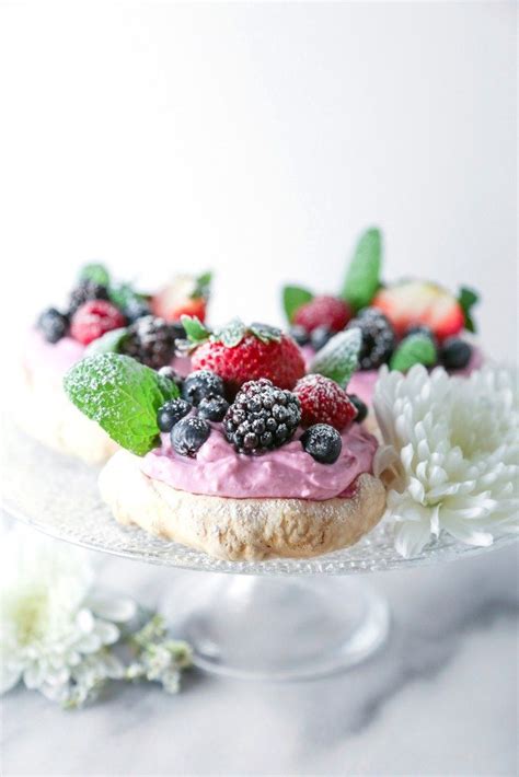 Mini Mixed Berry Pavlovas Unique Desserts Perfect Desserts Fun