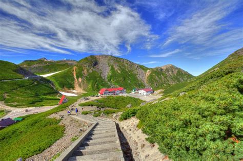 乗鞍岳／北アルプス（畳平→剣ヶ峰山頂登山）mt.norikuradake climbing in japan 2017.10.8. 魔王岳から乗鞍岳畳平バスターミナルを見下ろす by くろふね ...