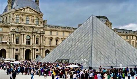 Louvre Museum Evacuated For Security Reasons France On High Alert