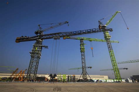 Zoomlion Makes Worlds Largest Tower Crane That Can Lift The Equivalent