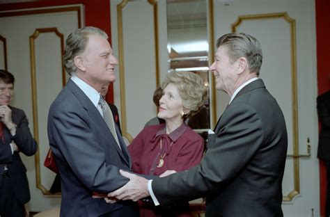 Filepresident Ronald Reagan Nancy Reagan And Billy Graham At The