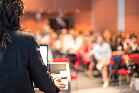 How To Facilitate Speakers And Conference Presentations