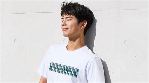 In 2016, he became the youngest artist to be named actor of the year by gallup korea and in 2017, became the first actor to. Get Closer With Park Bo Gum: Height, Age, Family ...