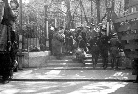 The luggage was then taken to a collecting area, from where it would supposedly be taken to the deportation train. Station 1 - DenkOrt Aumühle
