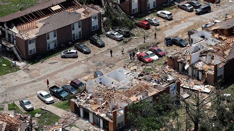 El Reno Oklahoma Tornado Leaves At Least 2 Dead Dozens Hurt As City