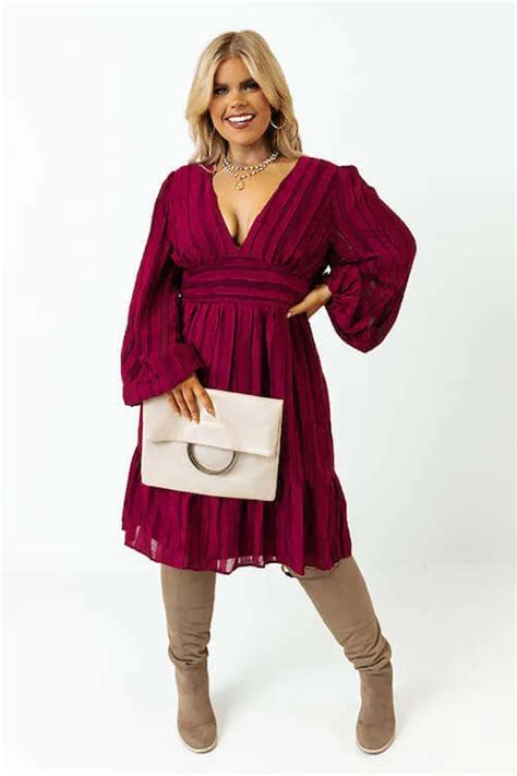 What To Wear To A Winter Wedding For Plus Size Women 2024 60 Best