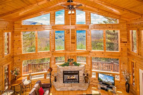 With everyone under one roof, you don't have to miss a thing. Linger Lodge: Place To Stay On Vacation 4 Bedroom 5 Full ...