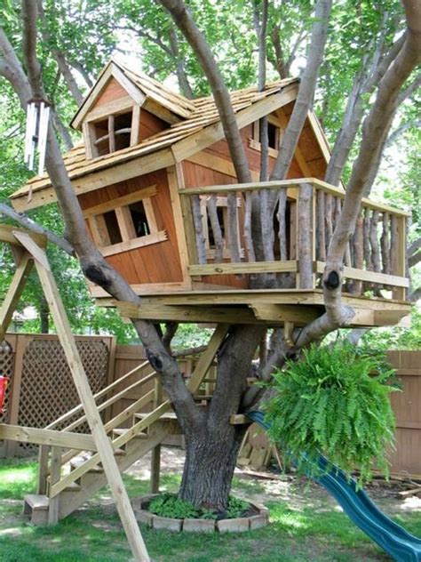 Tips On How To Build A Tree House Tree House Diy Tree House Plans
