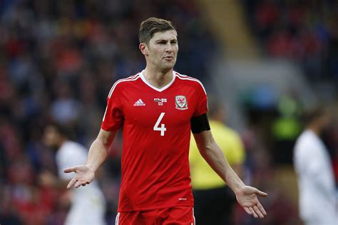 Ben Davies Responds When Asked Whether He Could Play Centre Back For