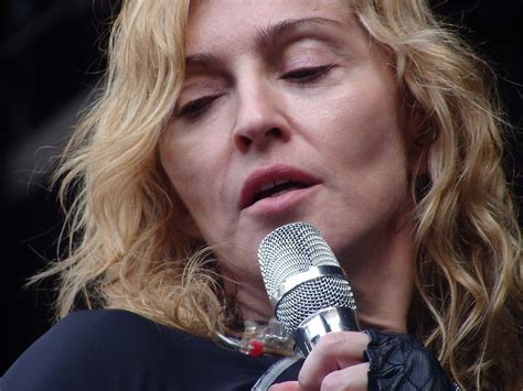 Born august 16, 1958) is an american singer, songwriter, and actress. Ungeschminkt: Madonna zeigt ihr wahres Alter | Promiflash.de