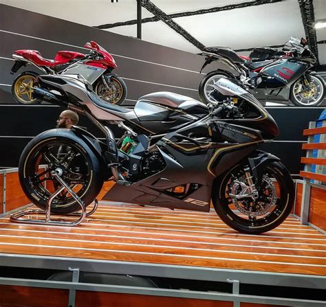 Mv agusta f4 claudio is a true example of company's commitment to performance and art, with only 100 copies being produced. MV Agusta F4 Claudio Limited Edition | Fast bikes, Mv ...