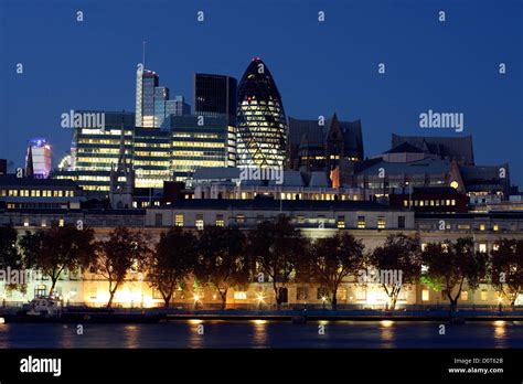 The Gherkin At Night Hi Res Stock Photography And Images Alamy