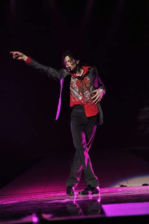 This Is It Michael Jackson S Extensive Rehearsals Become A Fascinating Film You Can Dance To