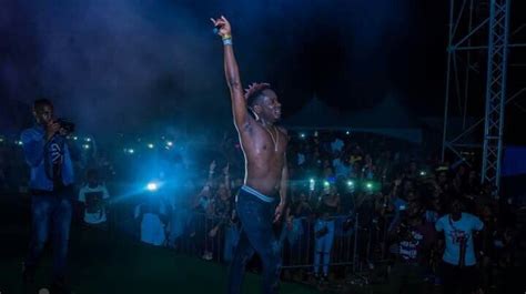 Akwaaba The Ghanaian Dance Introduced By Guilty Beatz And Mr Eazi Thats