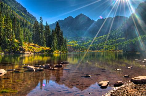 800x600 Resolution Body Of Water Between Tall Trees In Daytime Photo