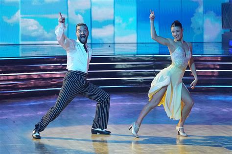 ‘dancing With The Stars Conn Native Charli Damelio Wins Season 31