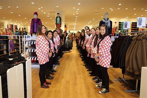 The 6 Phrases You Need To Memorize To Work At Uniqlo Racked Philly