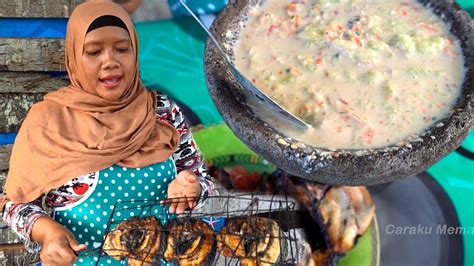 Sajikan batagor bersama dengan bumbu kacang! Resep Cobek Ikan Bumbu Santan - YouTube