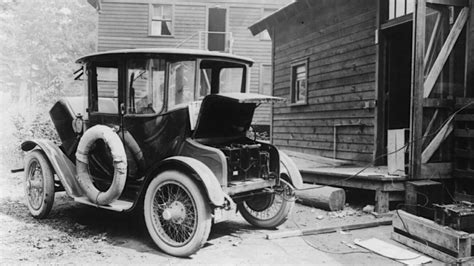 Thomas Davenport And The First Electric Car