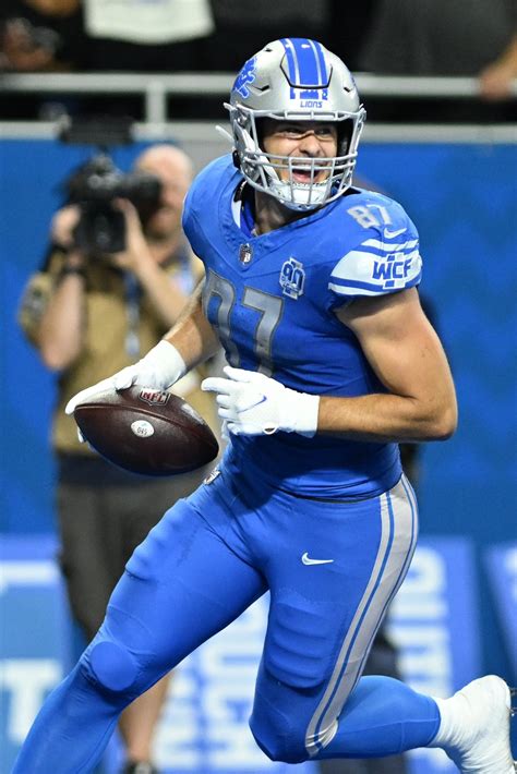 Lions TE Sam LaPorta currently leads ALL tight ends around the NFL in