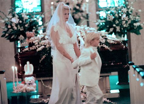 Https://tommynaija.com/wedding/anna Nicole Smith Wedding Dress At Funeral