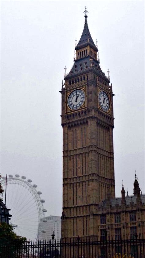 Big Ben London Eye The Talking Suitcase