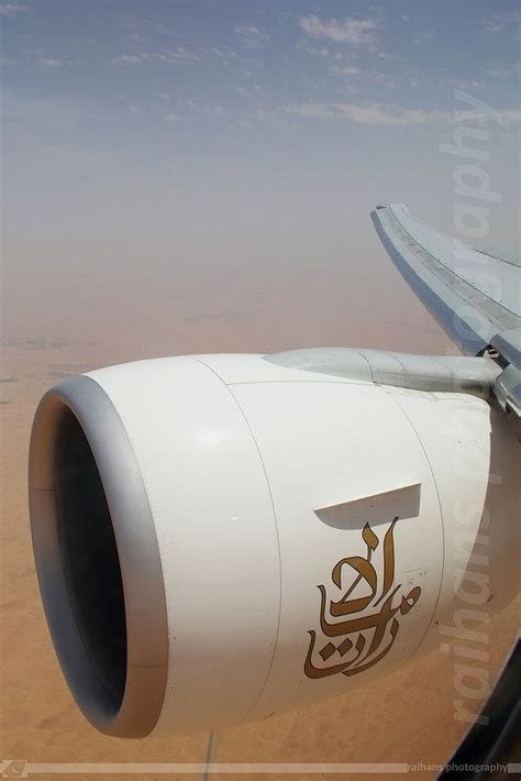 Approaching Dubai Intl Emirates B777 31her A6 End Plane