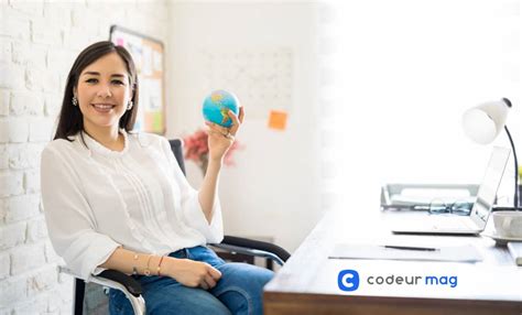 En freelance, un traducteur travaille avec de grandes entreprises. Comment commencer une activité de traducteur freelance