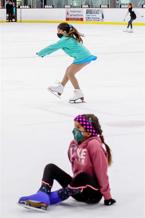 National Figure Skating Champion Alissa Czisny Visits Midland Figure
