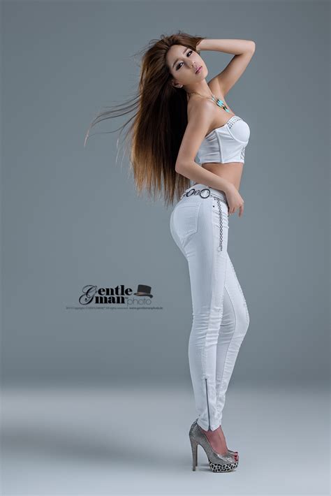 Park Si Hyun Sexy In White Jeans Korean Models Photos Gallery