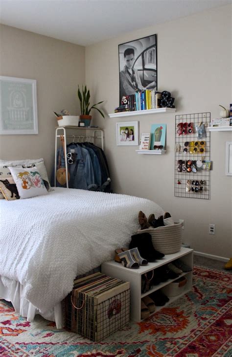 5 Easy Ways To Decorate A Small Bedroom And Make It Feel Like Home