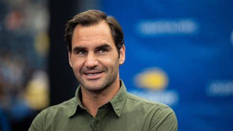 Tennis 2020 Roger Federer Stuns Fans With Trick Shot Video Alex De