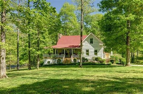 A Farmhouse In Leipers Fork Tennessee Hooked On Houses