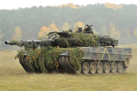 Filegerman Army Leopard 2a6 Tank In Oct 2012