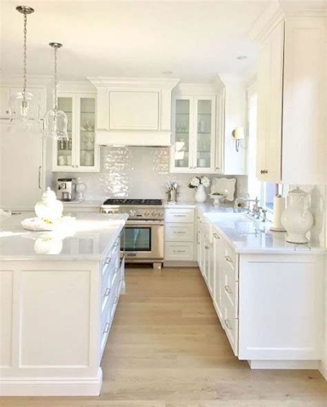 10 White Modern Farmhouse Kitchen