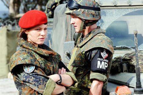 Feldjäger German Military Police Bundeswehr Frauen Frauen Im Militär Und Soldaten