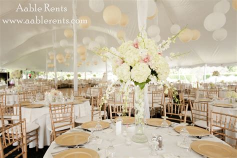 Paper Lanterns Look Great In This Century Tent Tent Decorations