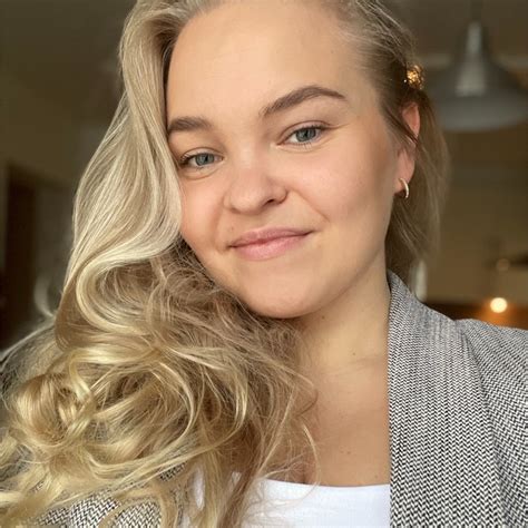 Emma Paldanius Tax And Legal Trainee Kpmg Finland Linkedin