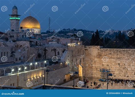 The Western Wall And The Al Aqsa Mosque In Jerusalem Stock Photo Image Of Jewish City