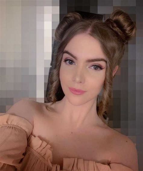 Top Girl Streamers On Twitch In Onetwostream