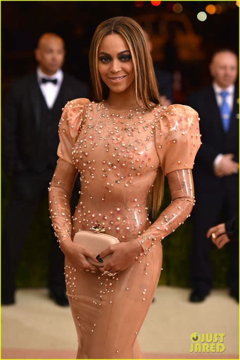 Beyonce Looks Fierce In Latex Givenchy At Met Gala 2016 Photo 3646156 Beyonce Knowles Photos